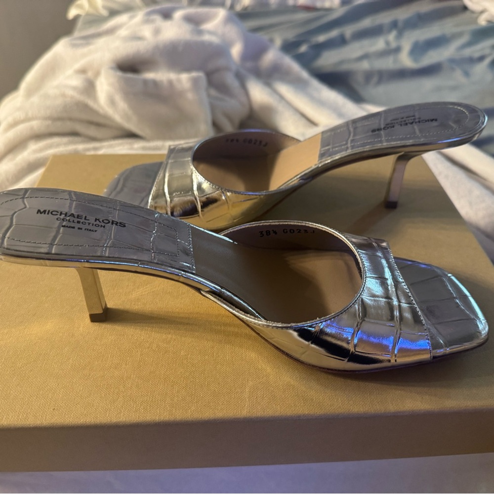 Michael Kors Silver Metallic Sandal - Picture 7 of 7